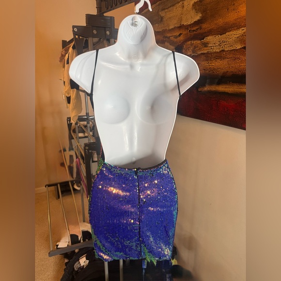 Lulus sequin backless dress, size Xs - Picture 2 of 7